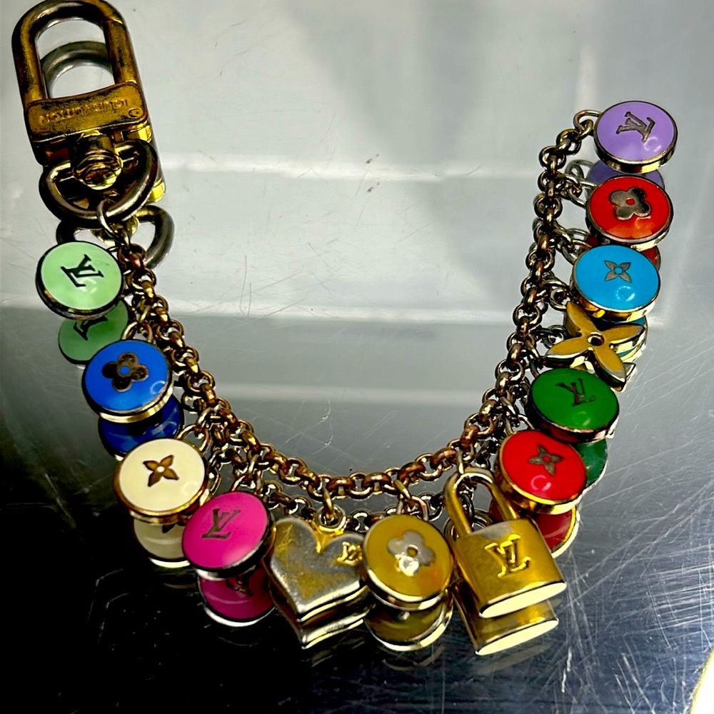 Louis Vouitton Porte Cles Chaine Pastilles